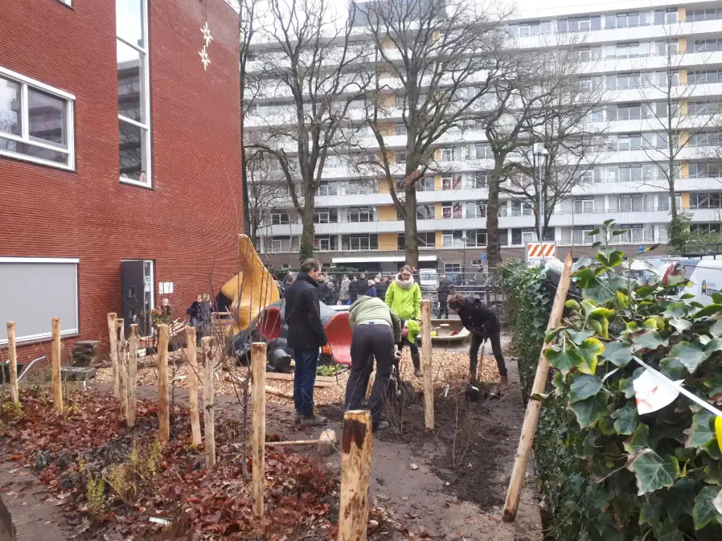 Tuinaanleg Bilthoven: voedseltuin bij de Julianaschool